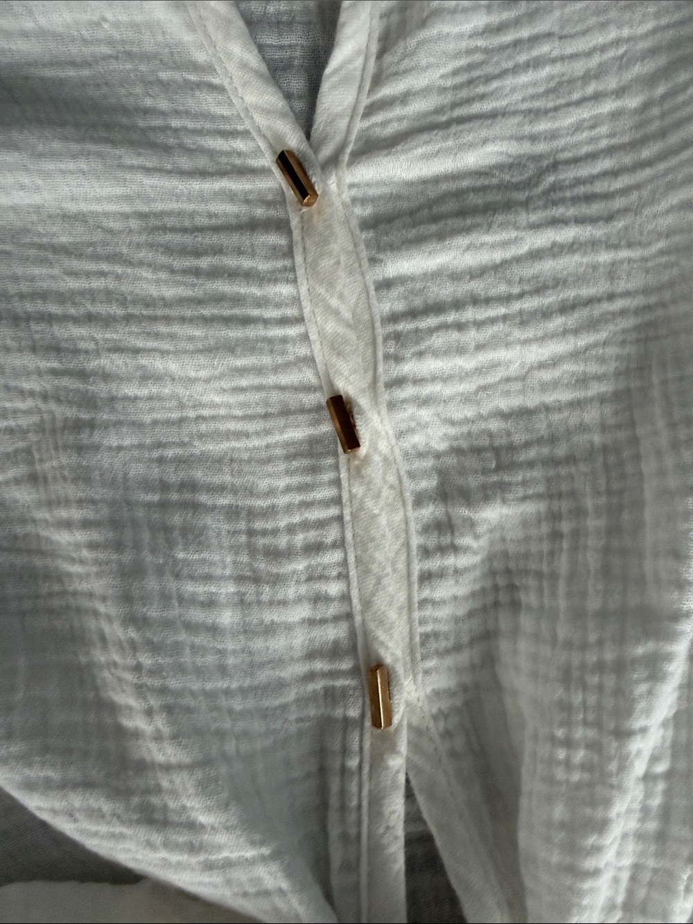 Cropped Textured Button-Front Tie Top in White - Picture 3 of 8